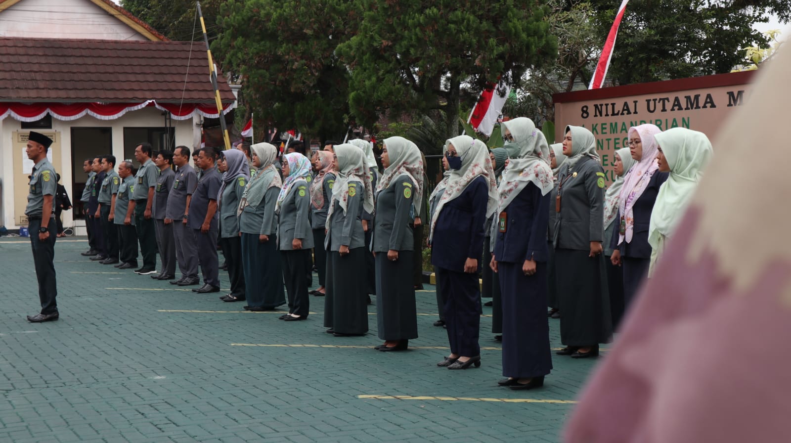 upacara hut MA 2
