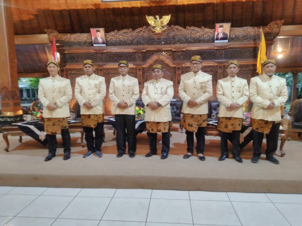 upacara ketua 1